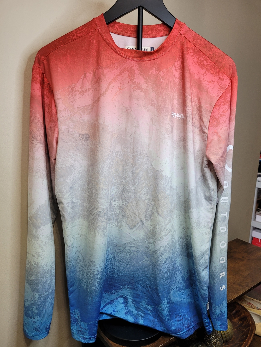 Magellan Outdoors Gradient Long Sleeve Fishing Shirt size Small